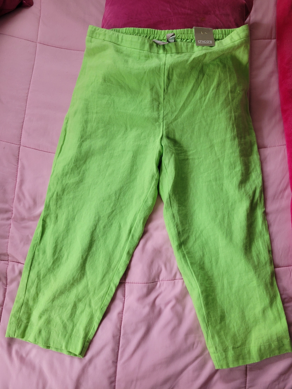Chico's Neon Lime Capri Crop NEW — Bright Green
